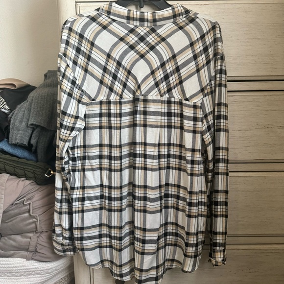 No Boundaries Plaid Button Up - Picture 6 of 6